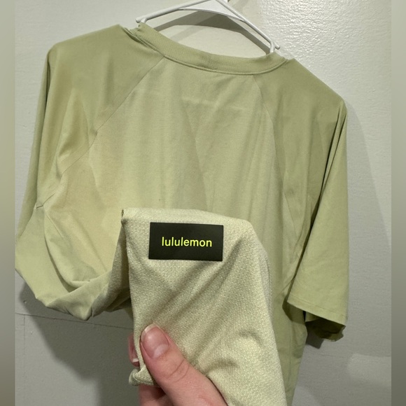 MENS LULULEMON SET - Picture 4 of 7